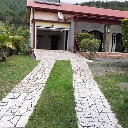 Charmante Maison Au Coeur Des 3 Montagnes Салази Екстериор снимка